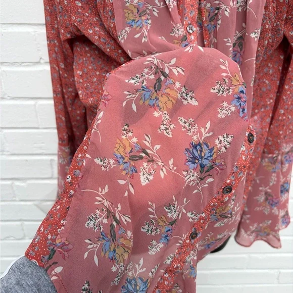 Kori Floral Bell Sleeve Blouse in Coral and Rust - Picture 8 of 11